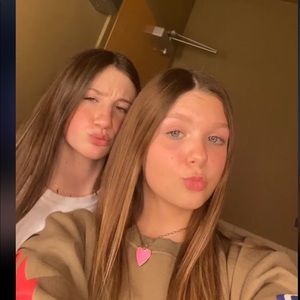 Meet your Posher, Avery